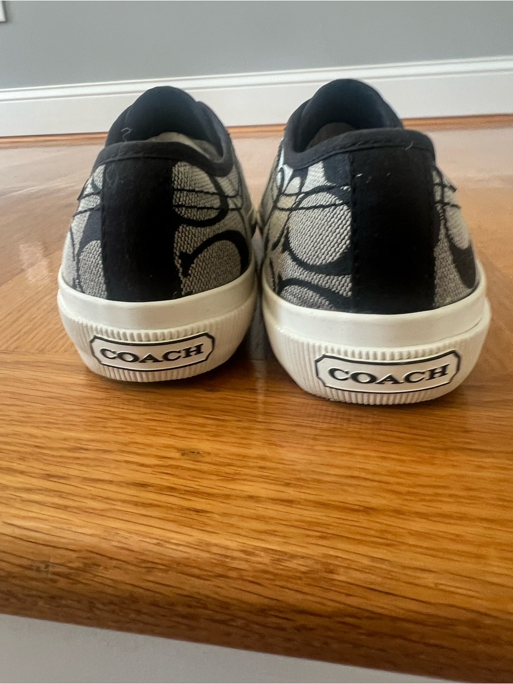 Coach Women’s Black and White Signature Slip-On Sneakers -Excellent condition - Picture 2 of 10